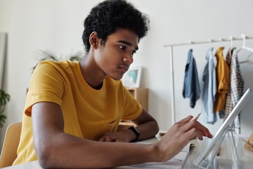 Scholarship requirements: 4 things to consider before you accept