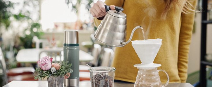 Swapping out pricey coffee drinks for homemade is one tip for managing your money while in college.