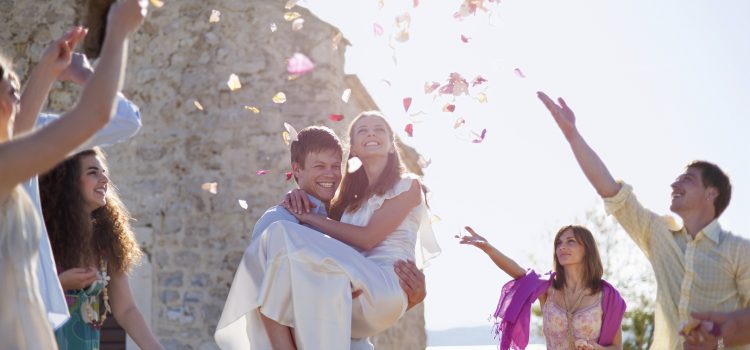These quick tips can help you plan a destination wedding on a budget