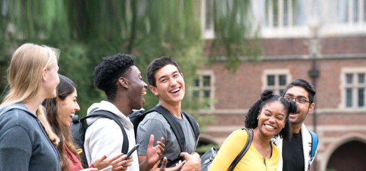 Heading off to college? Check out this article for 6 tips for managing a checking account in college